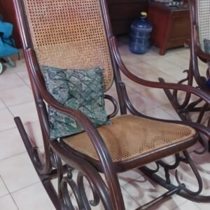 Mecedora Estilo Thonet