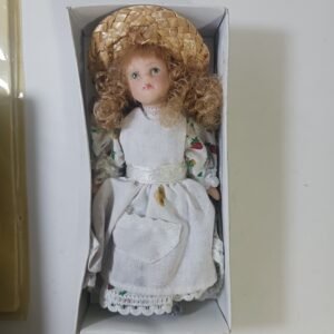 Muñeca de porcelana de 18 cm con facciones pintadas a mano,