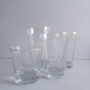 Juego de vasos de vidrio grueso